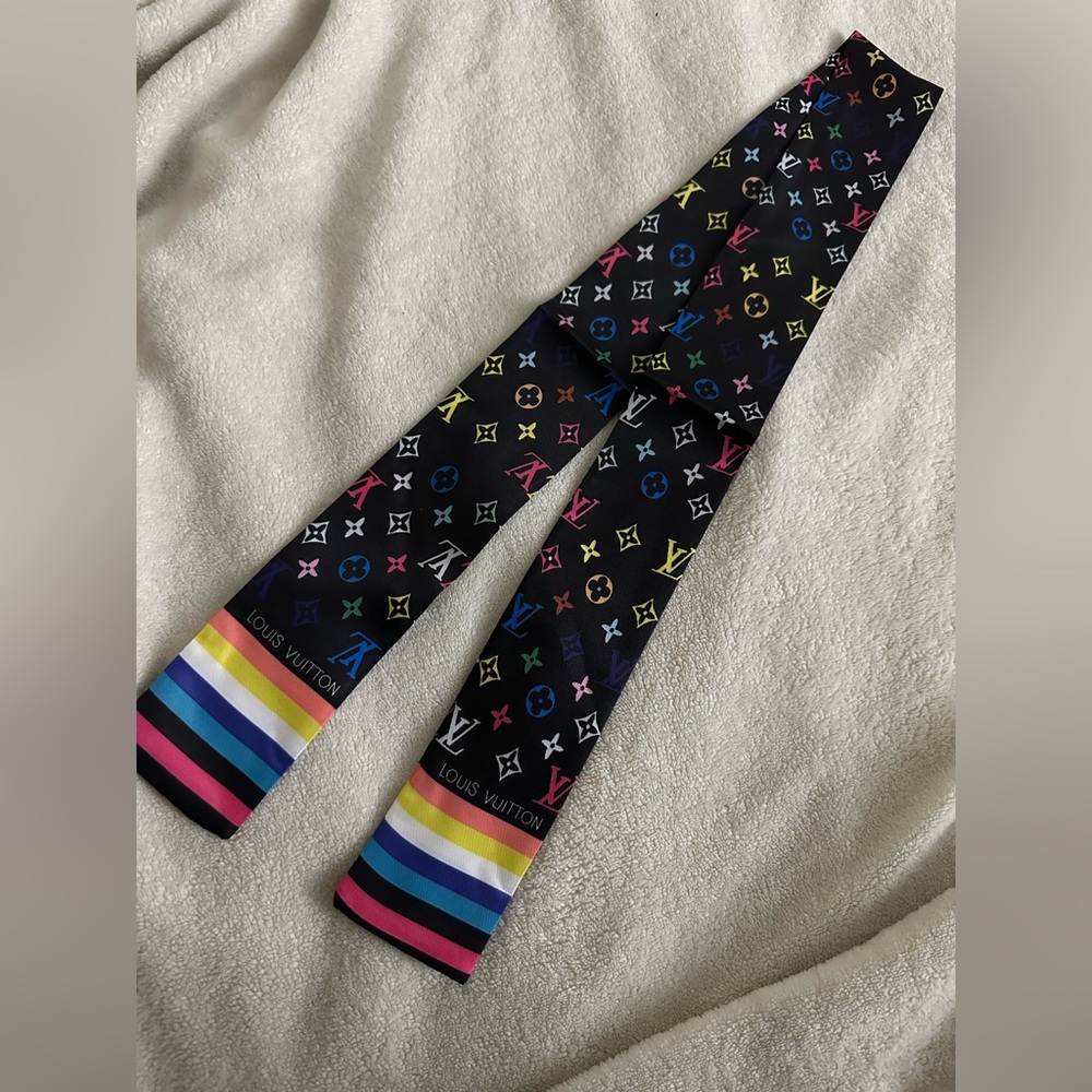 Cute purse scarf